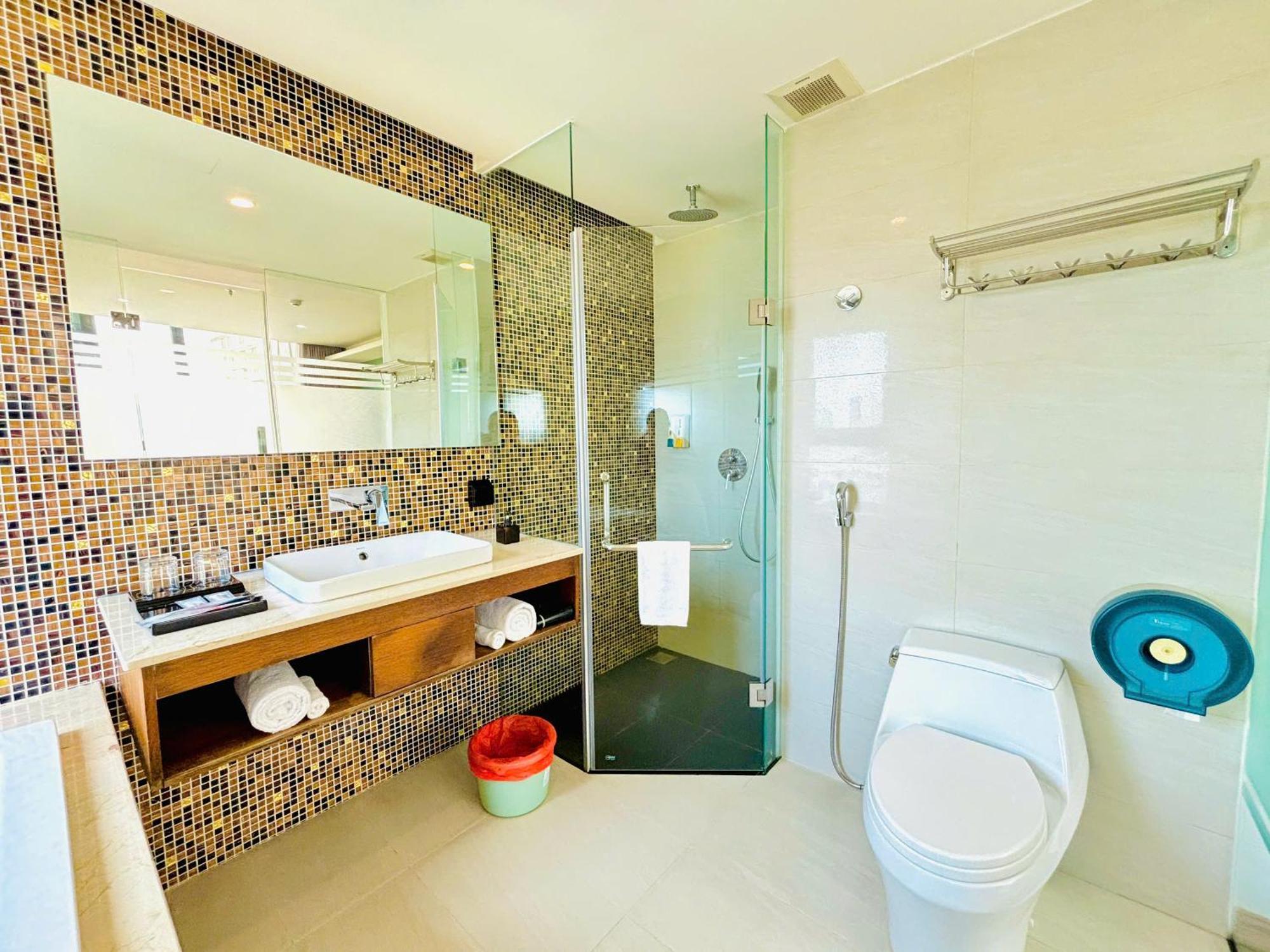 Nam Hotel & Residences Da Nang Exterior photo